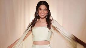 Alice Kaushik Biography in hindi