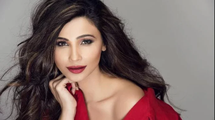 Daisy Shah Biography